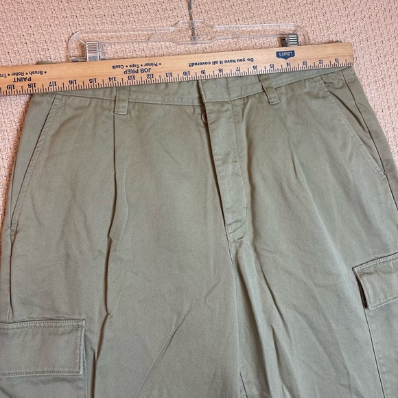 MADEWELL Pleated Cargo Pants Men's Size 34x32 Khaki - Picture 3 of 13